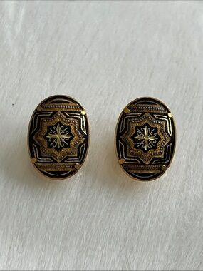 Vtg Spanish Damascene Gold Toned Arabesque Clip on Earrings